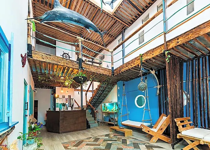 Capital O Del Pescador, Cabos 3*